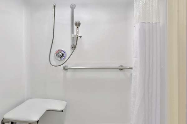  - Howard Johnson Inn & Suites Allentown - I-78, Exit 54