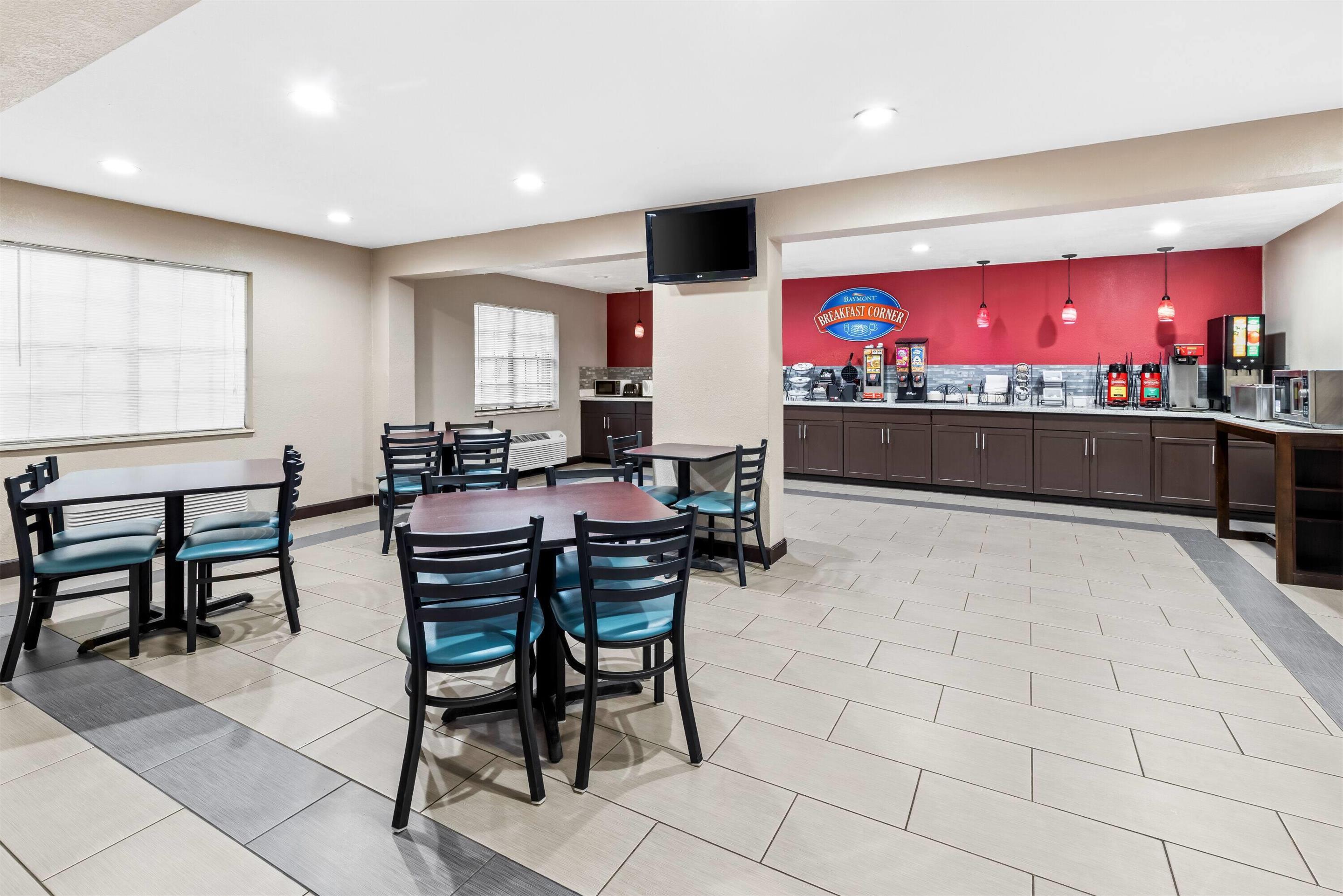 Breakfast Area | Baymont by Wyndham Port Arthur