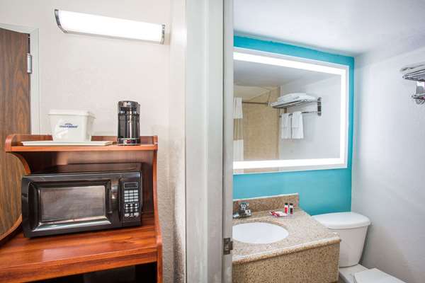  - Howard Johnson Inn Winter Haven