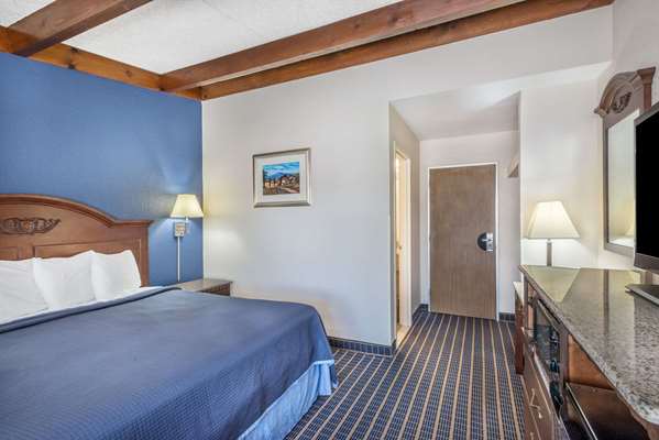  - Howard Johnson Inn Bangor - I-95, Exit 182B