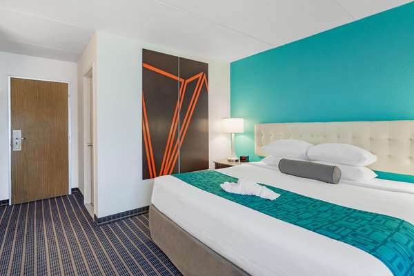  - Howard Johnson Inn Bangor - I-95, Exit 182B