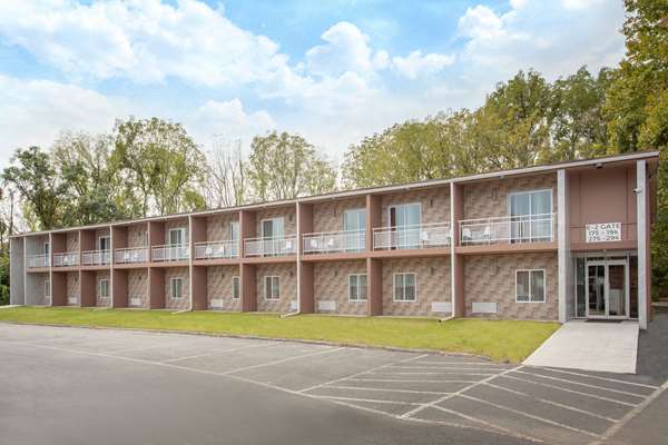 Exterior view - Howard Johnson Inn Harrisburg - I-283, Exit 2