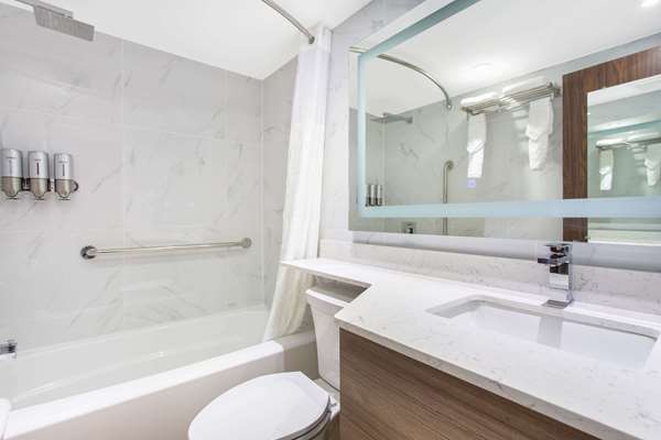  - Howard Johnson Inn Harrisburg - I-283, Exit 2