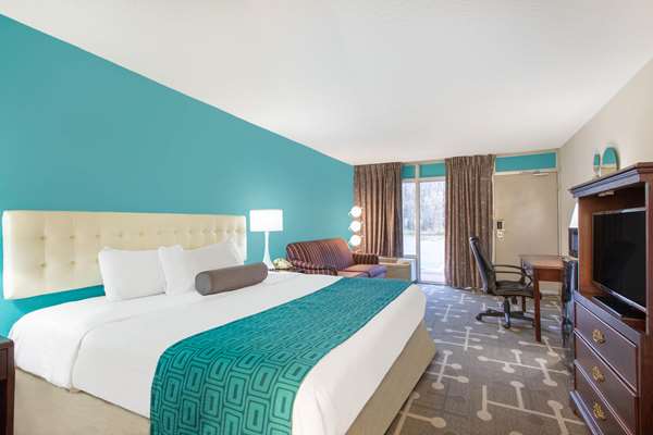  - Howard Johnson Inn Central Albany - I-87, Exit 2