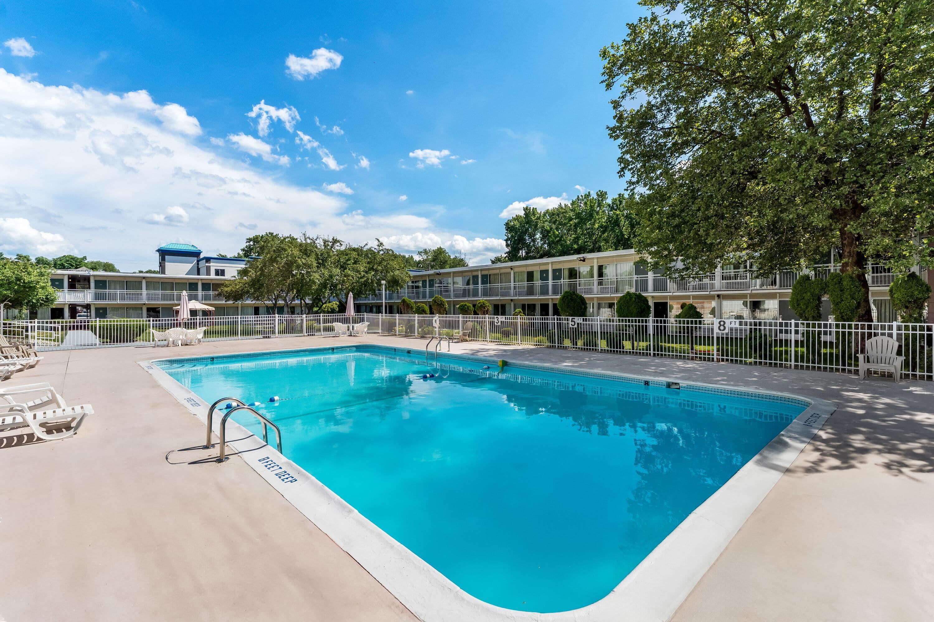 Pool - indoor