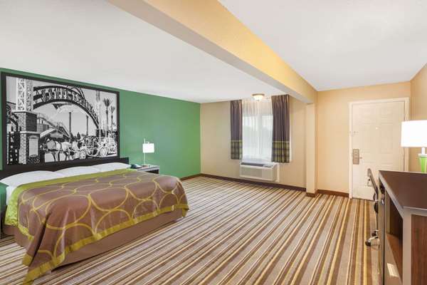  - Super 8 Motel Kingsville