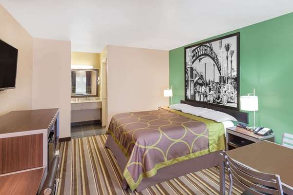  - Super 8 Motel Kingsville