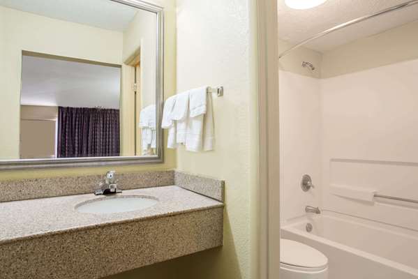  - Knights Inn Antioch - I-24, Exit 59