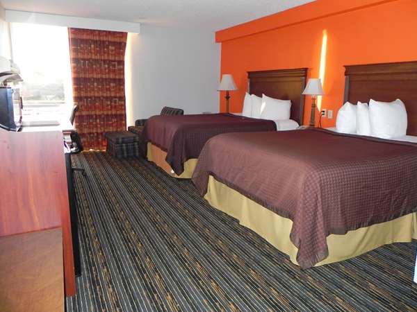  - Howard Johnson Inn Lexington - I-64 & I-81, Exit 195