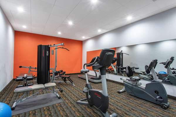 Fitness/ Exercise Room - Howard Johnson Inn Lexington - I-64 & I-81, Exit 195
