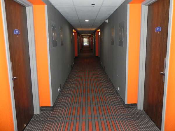  - Howard Johnson Inn Lexington - I-64 & I-81, Exit 195