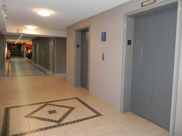  - Howard Johnson Inn Lexington - I-64 & I-81, Exit 195