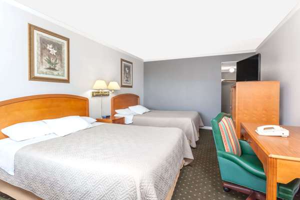  - Howard Johnson Express Inn Niagara Falls