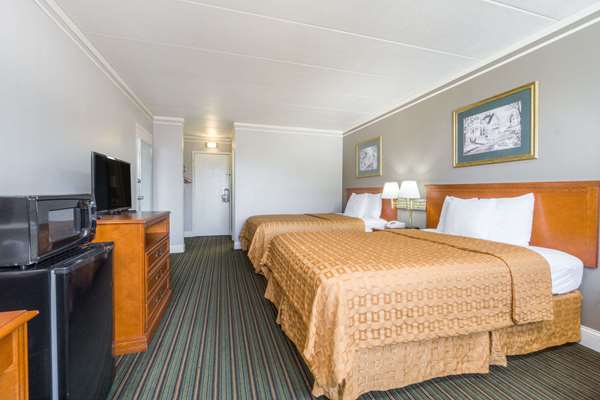  - Days Inn Suites Reynoldsburg - I-70, Exit 110