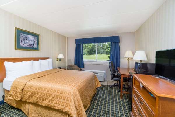  - Days Inn Suites Reynoldsburg - I-70, Exit 110