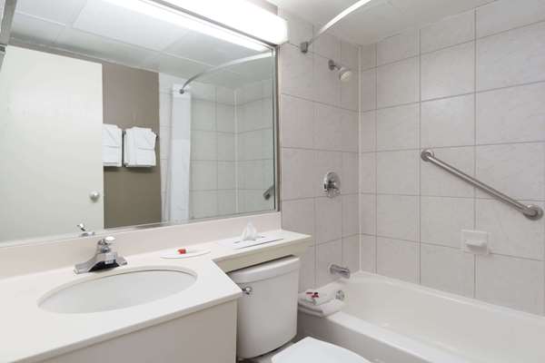  - Days Inn Suites Reynoldsburg - I-70, Exit 110