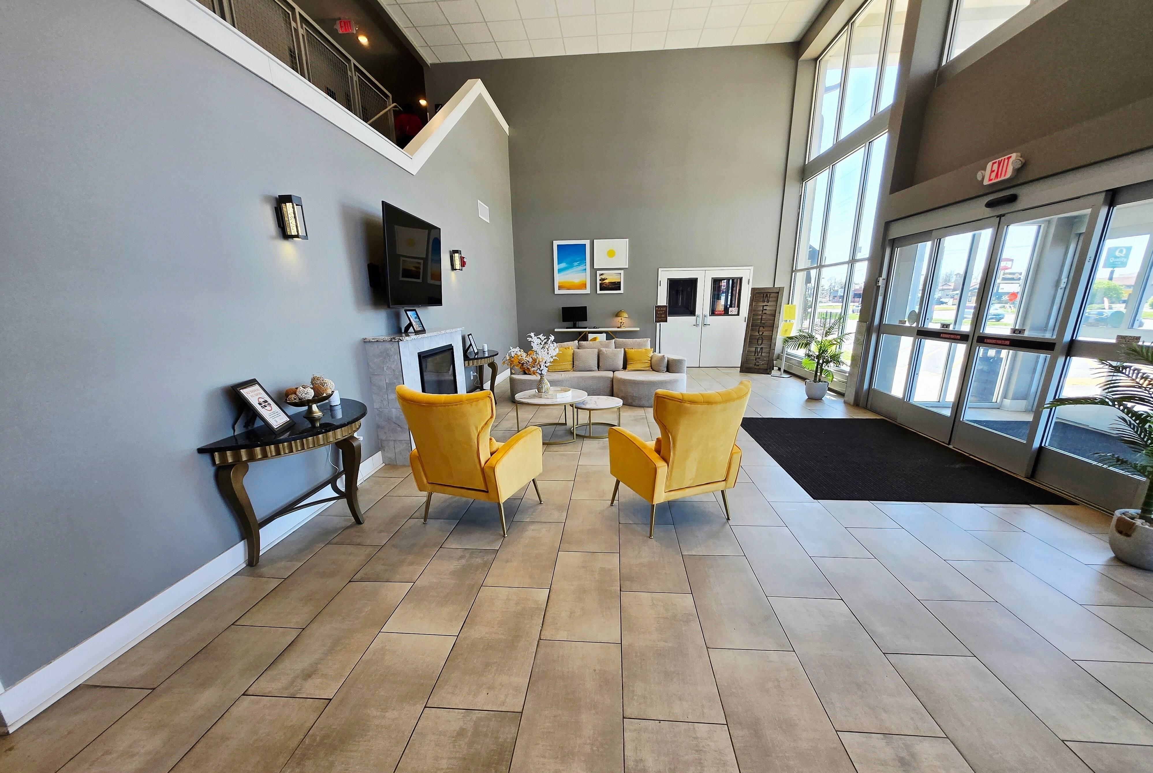 Lobby | Days Inn by Wyndham Columbus East Airport