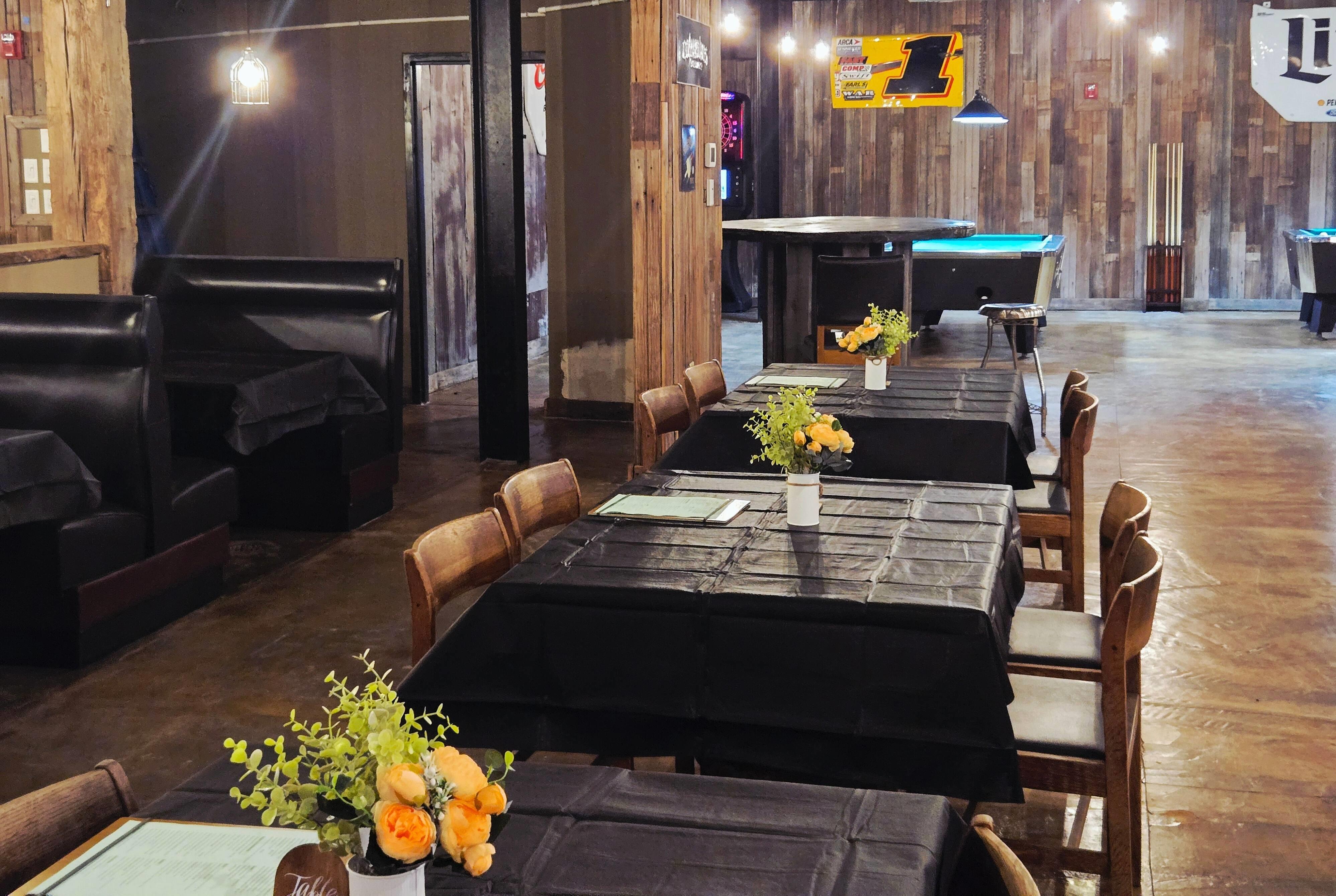 Restaurant | Days Inn by Wyndham Columbus East Airport