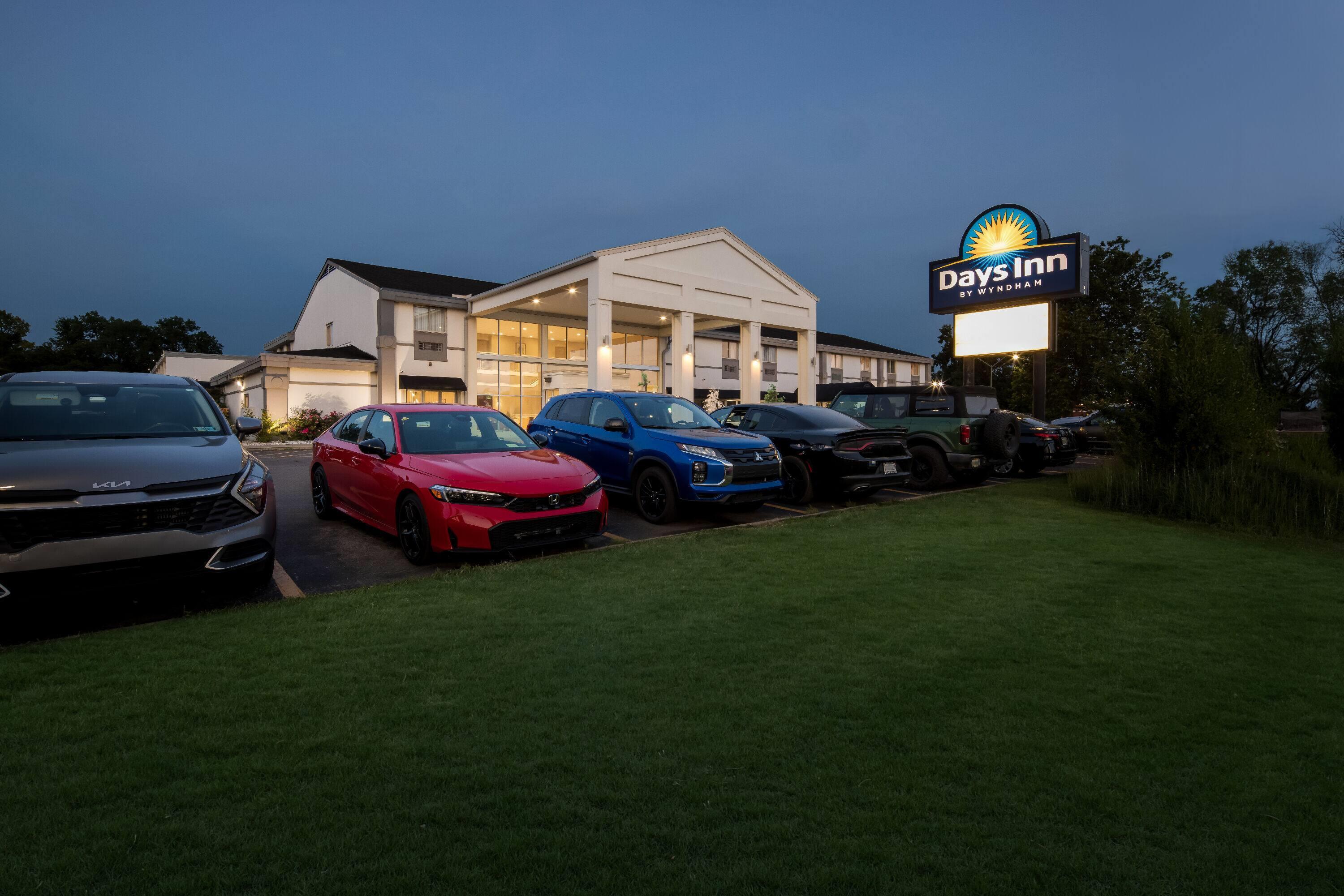 Exterior | Days Inn by Wyndham Columbus East Airport