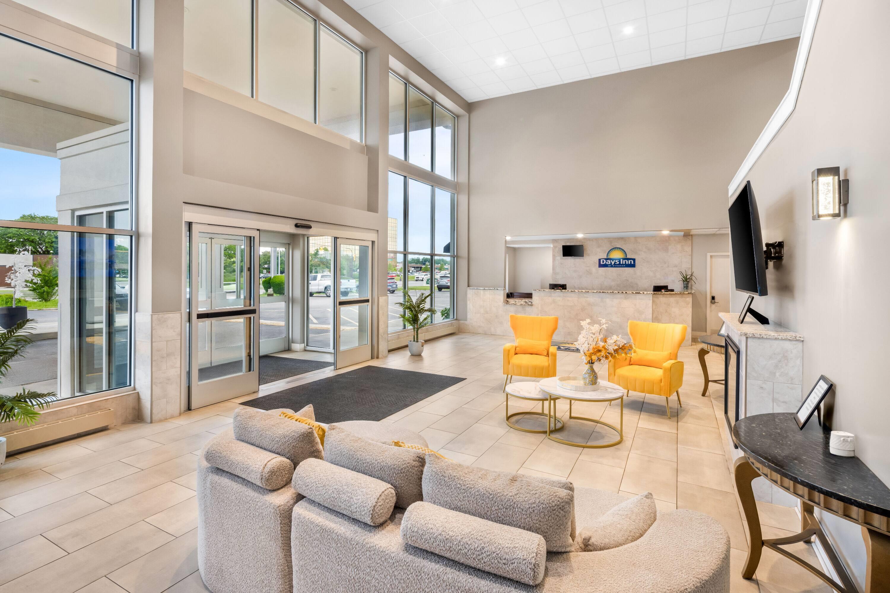 Lobby | Days Inn by Wyndham Columbus East Airport