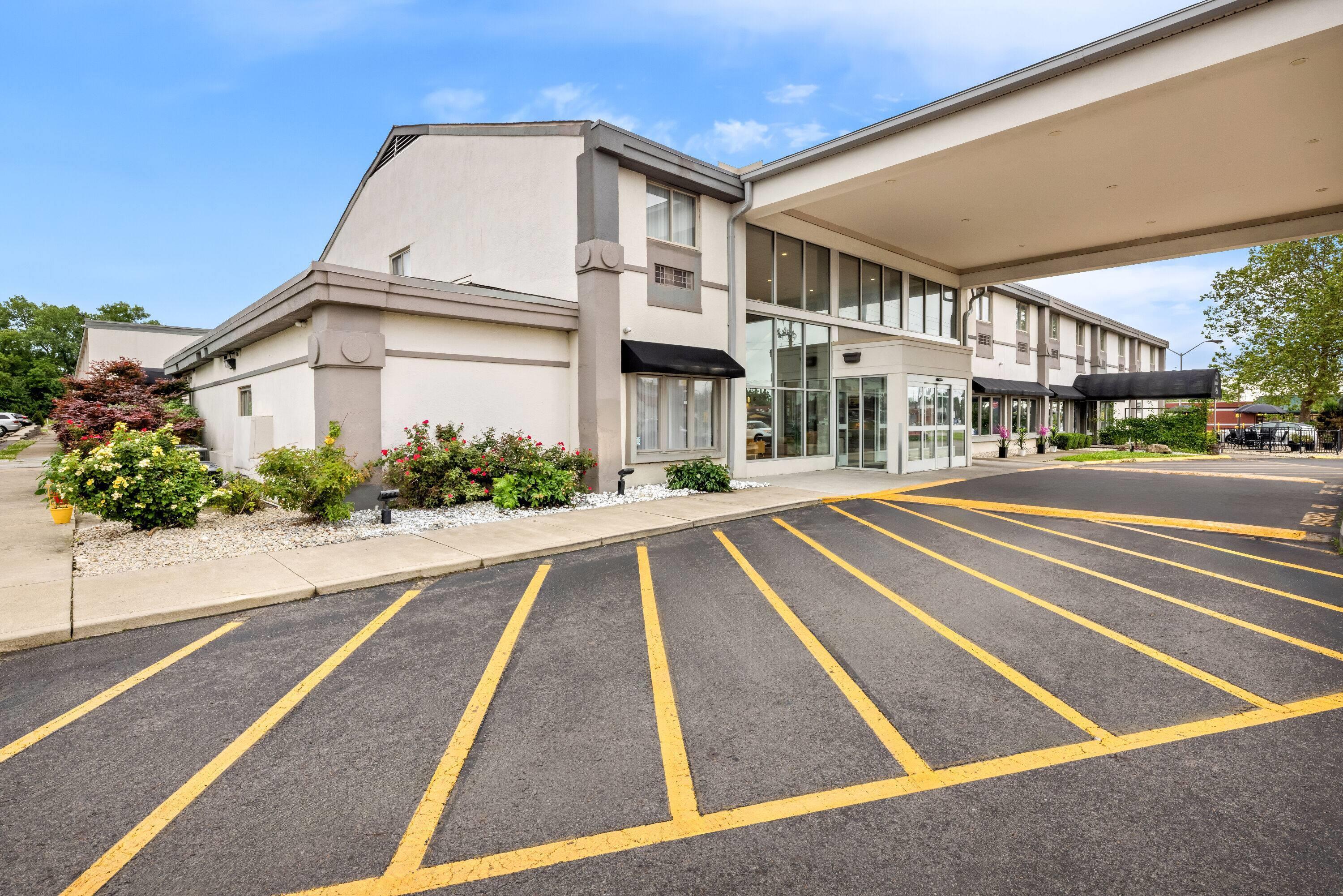 Exterior | Days Inn by Wyndham Columbus East Airport