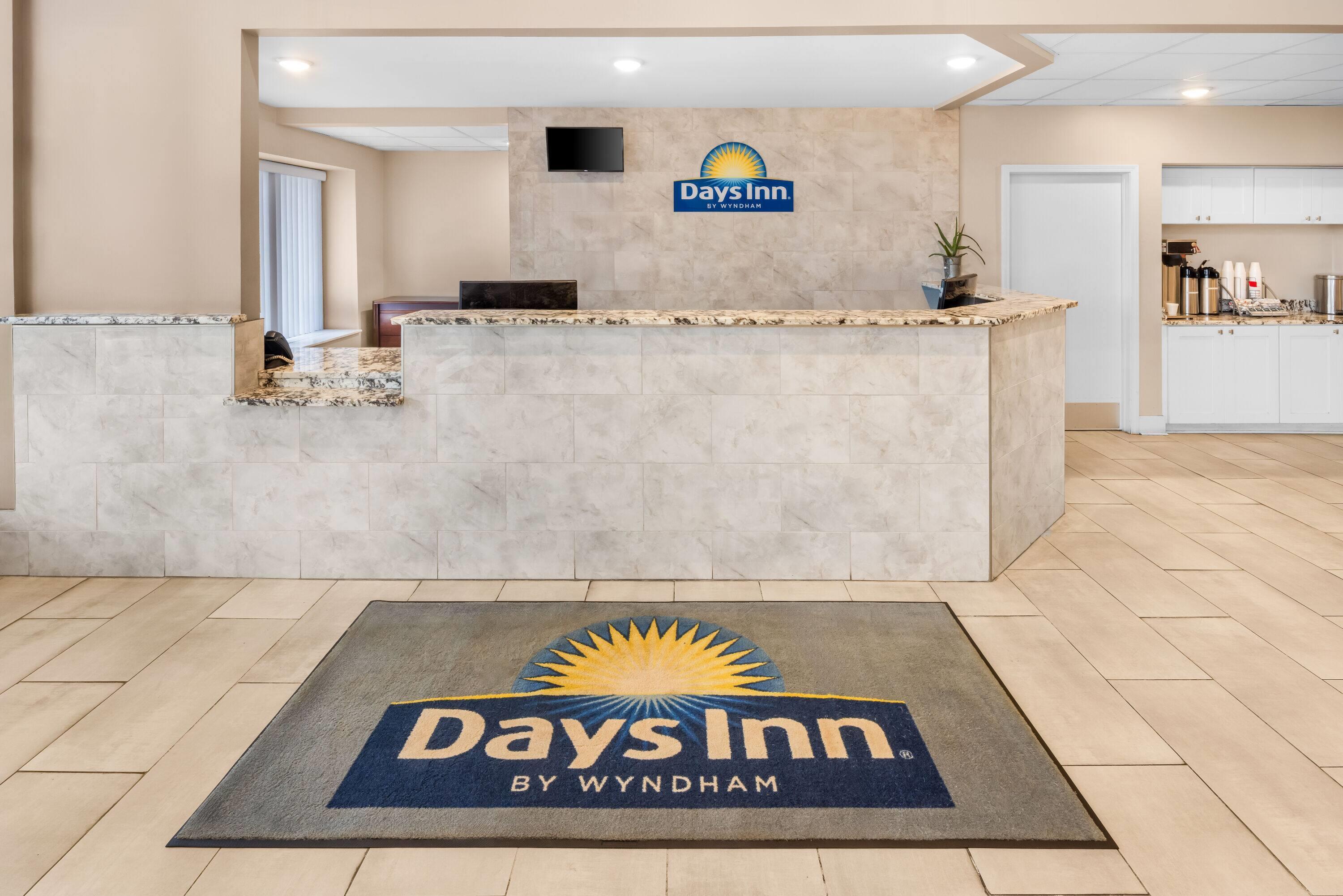 Reception | Days Inn by Wyndham Columbus East Airport