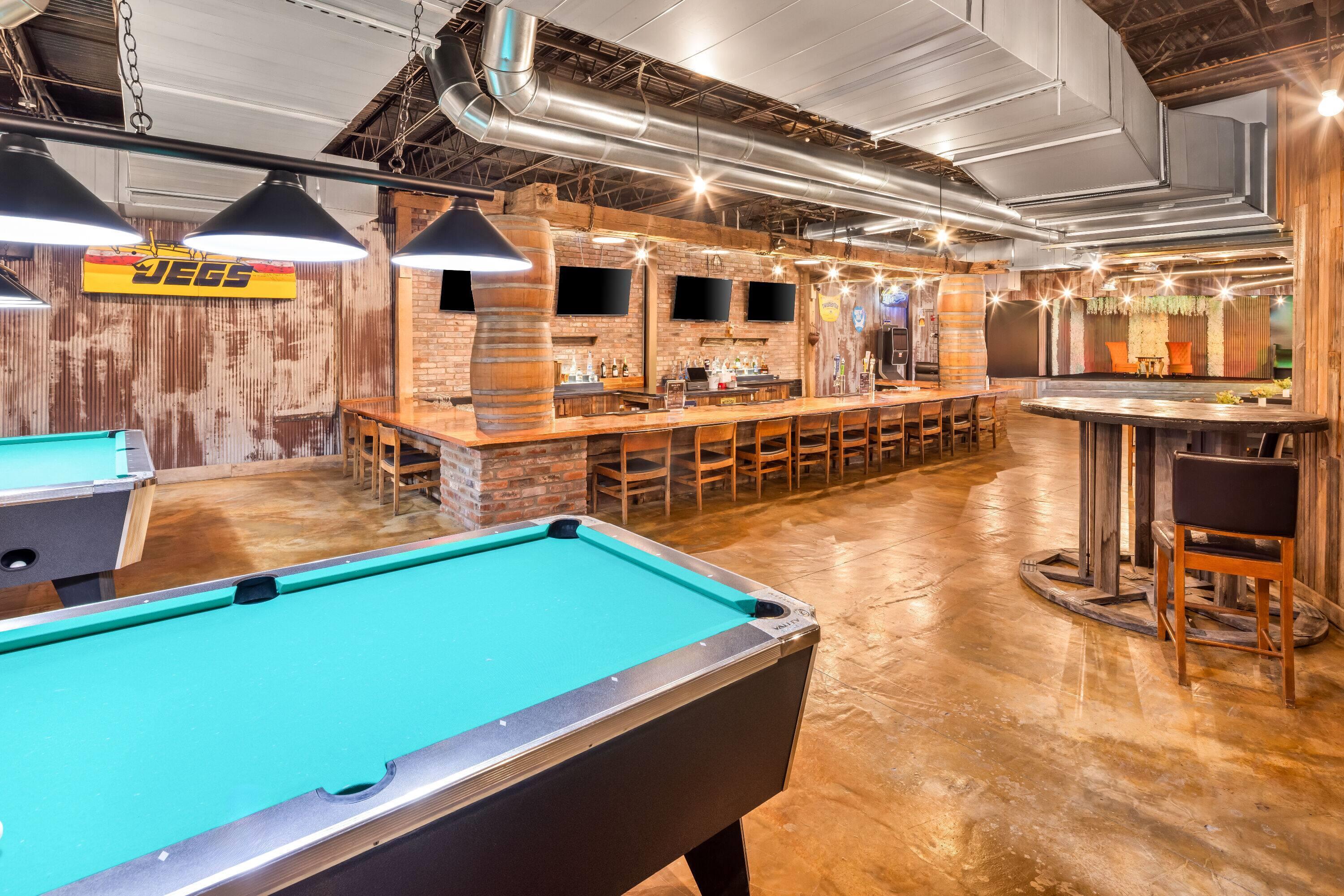 BarLounge | Days Inn by Wyndham Columbus East Airport