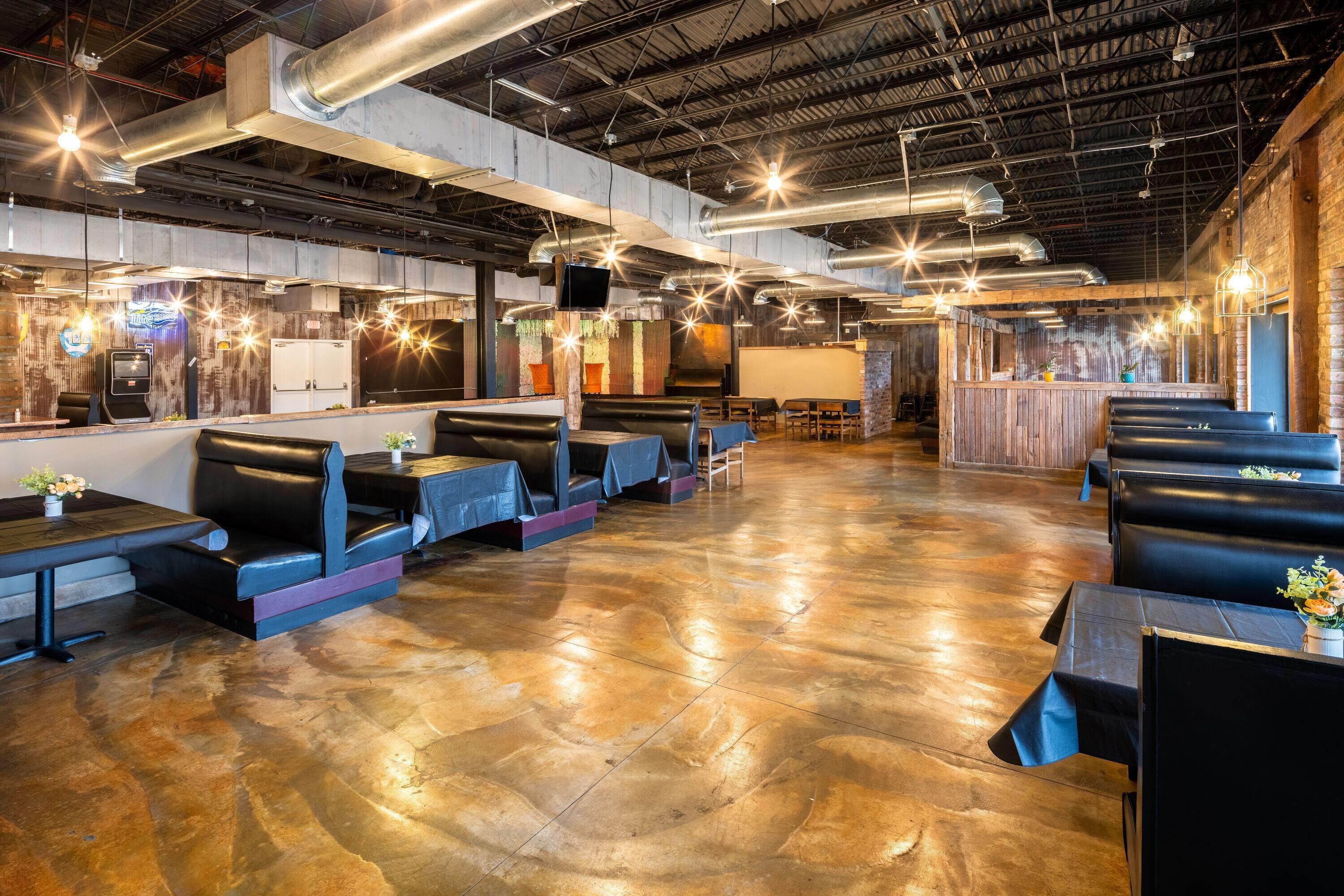 BarLounge | Days Inn by Wyndham Columbus East Airport
