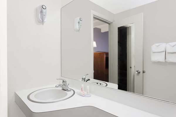  - Howard Johnson Express Inn Vero Beach