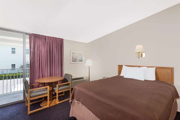  - Howard Johnson Express Inn Vero Beach