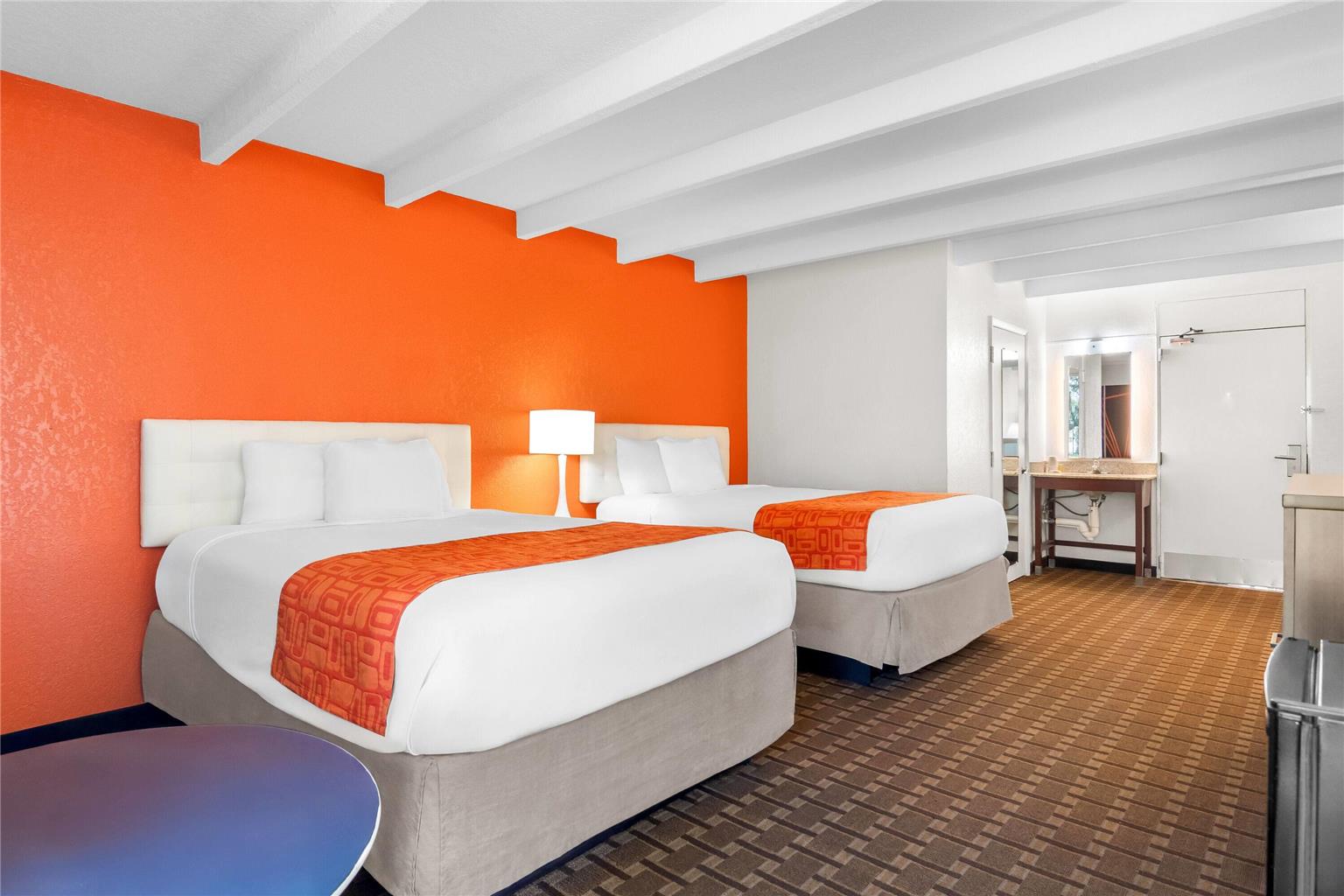 HOWARD JOHNSON BY WYNDHAM VERO BEAC-guestroom-Guest Room,On-Site,Double Room.jpg