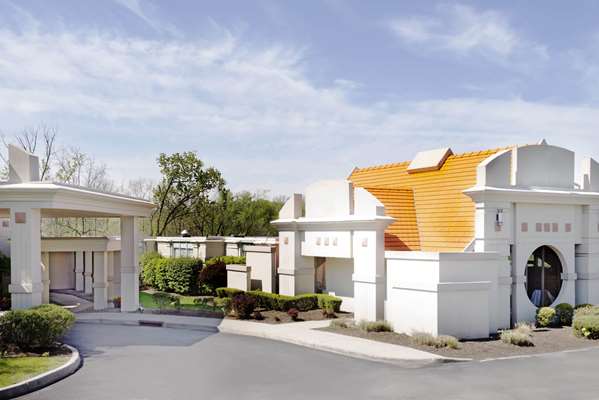 Exterior view - Howard Johnson Inn Newburgh - I-87, Exit 17