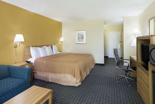  - Howard Johnson Inn Newburgh - I-87, Exit 17