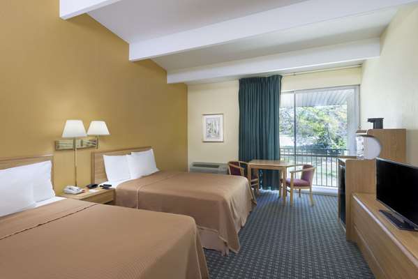  - Howard Johnson Inn Newburgh - I-87, Exit 17