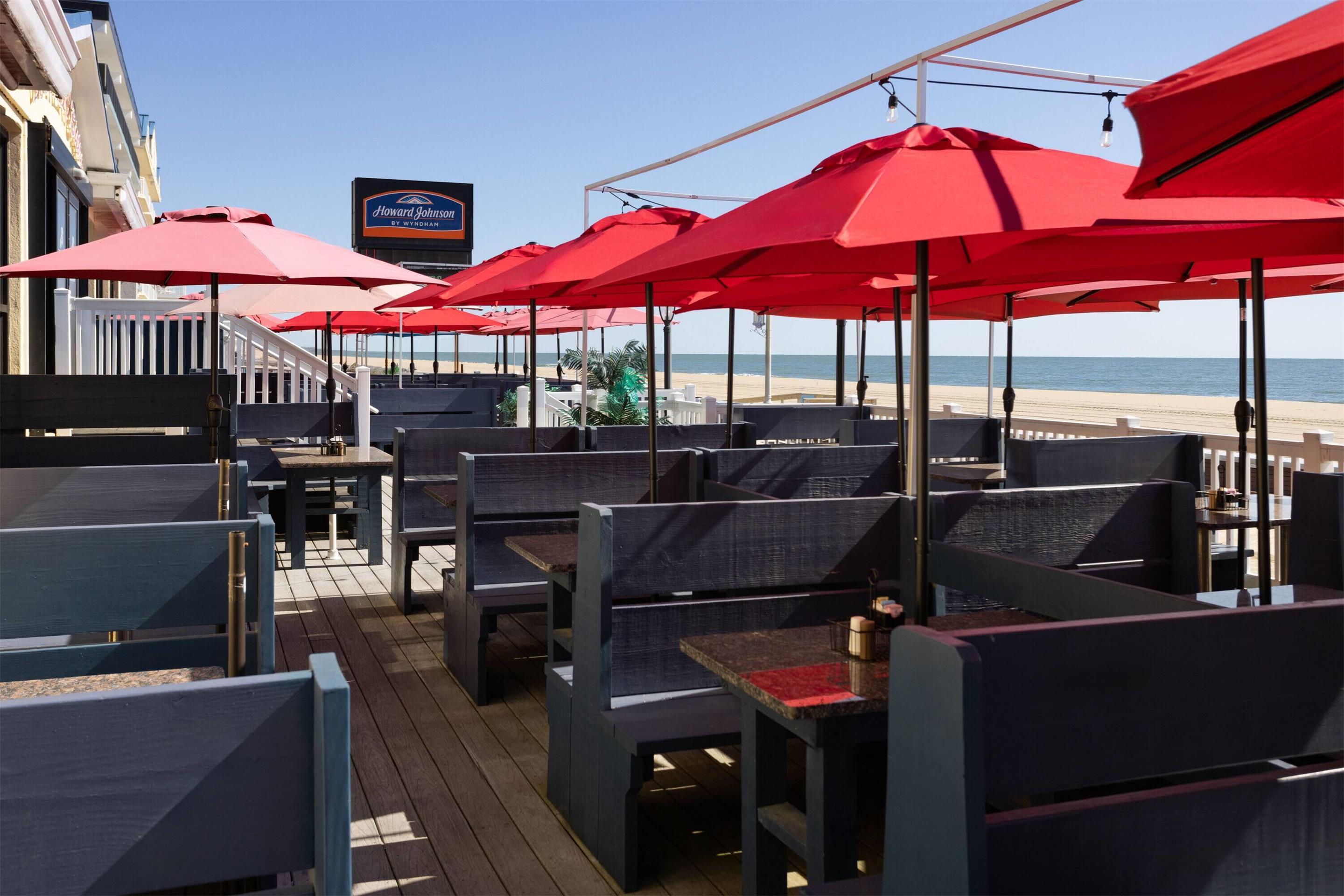 Restaurant | Howard Johnson Plaza by Wyndham Ocean City Oceanfront