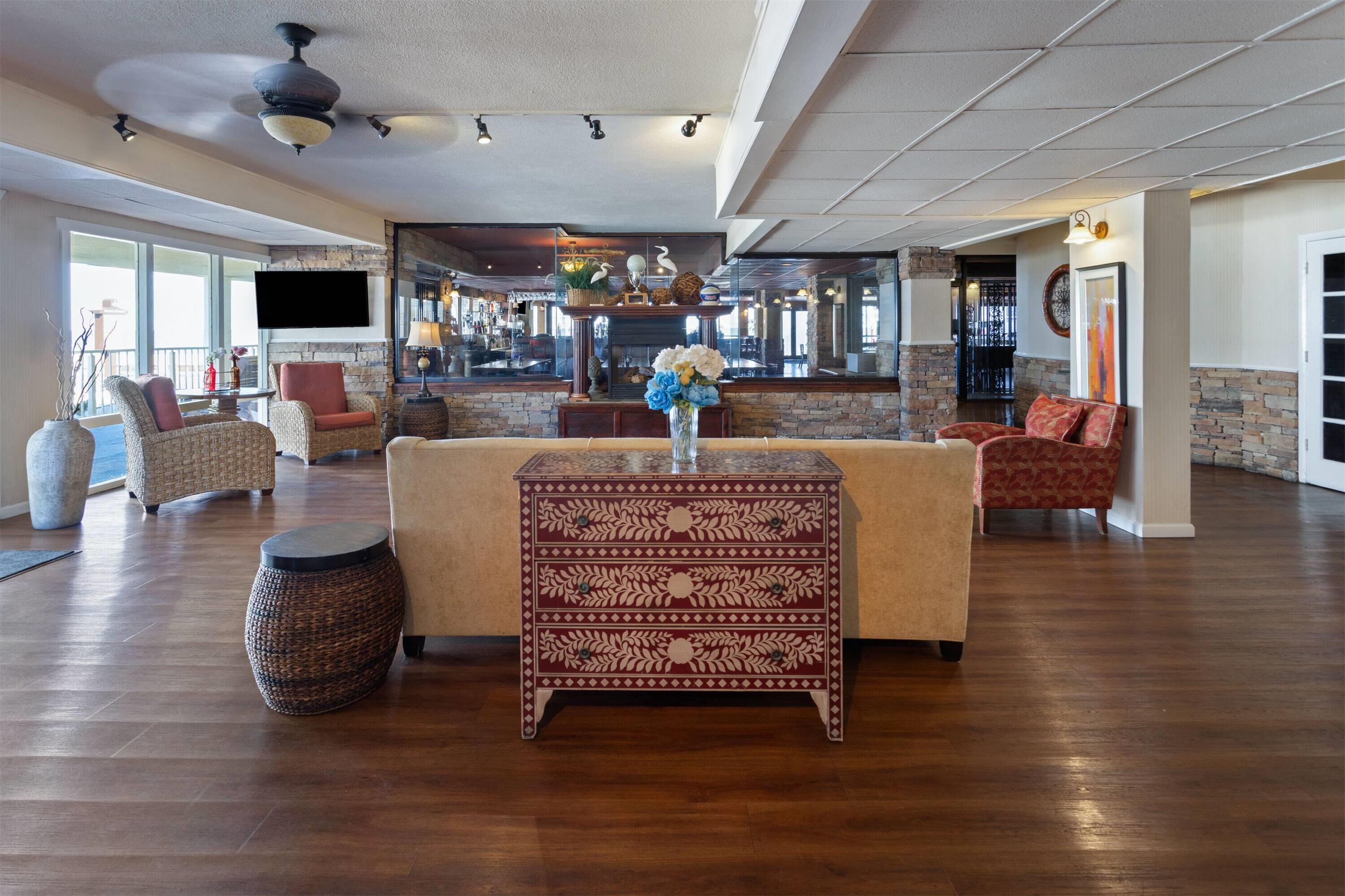 Lobby | Howard Johnson Plaza by Wyndham Ocean City Oceanfront