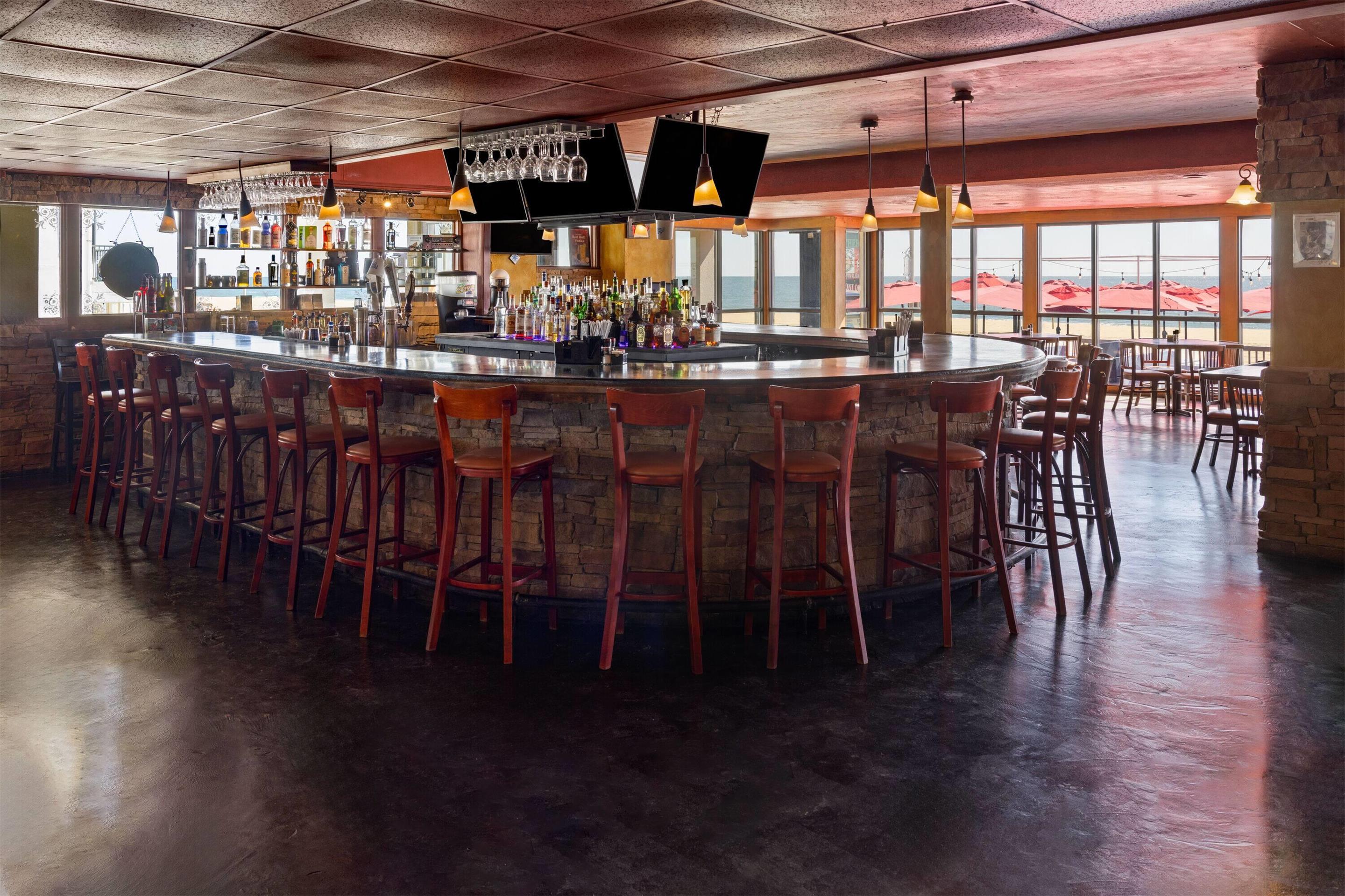 BarLounge | Howard Johnson Plaza by Wyndham Ocean City Oceanfront