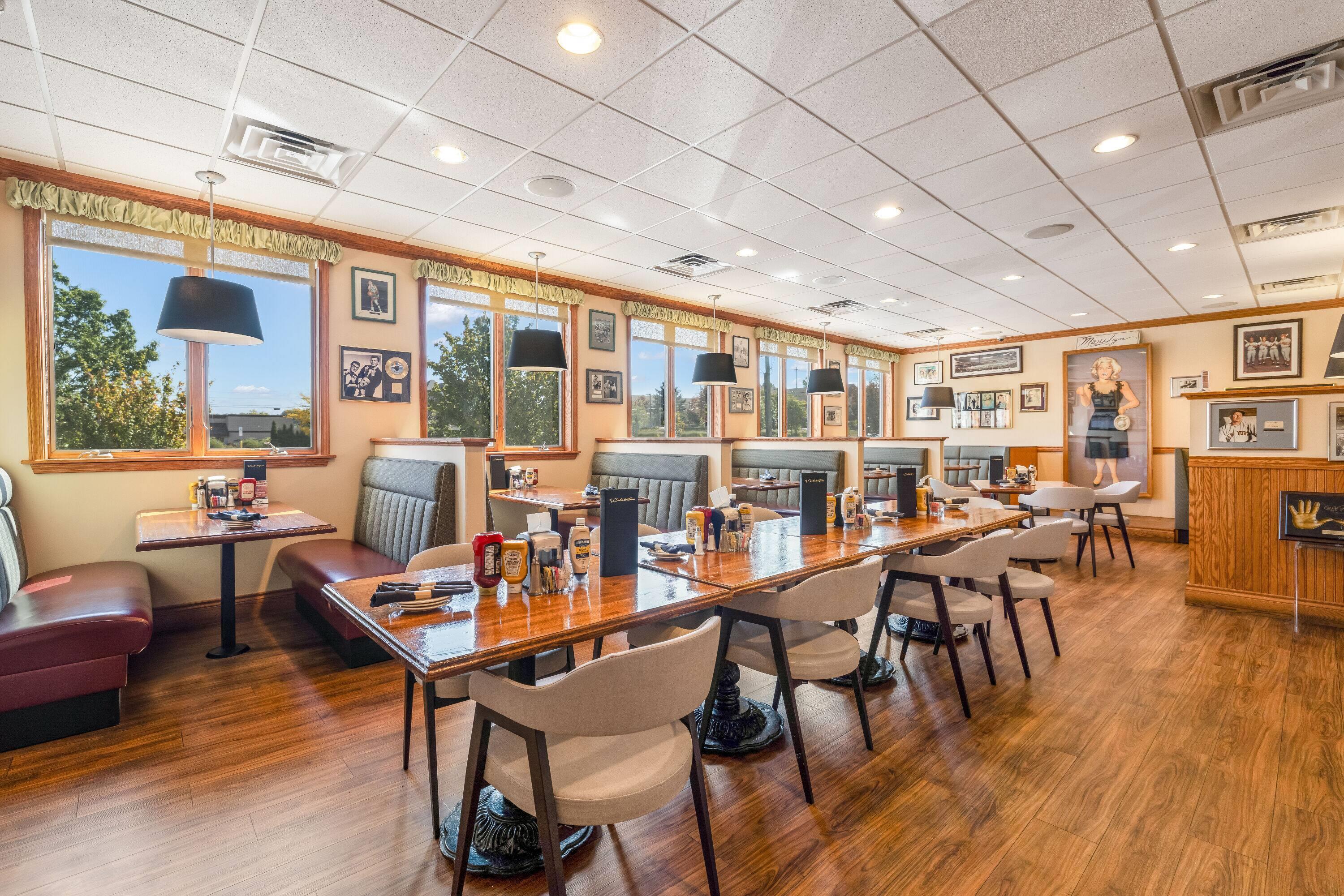 Restaurant | Ramada by Wyndham State College Hotel & Conference Center