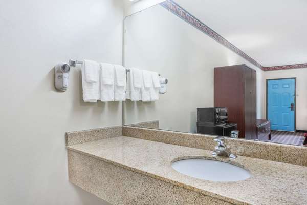  - Days Inn Blythewood