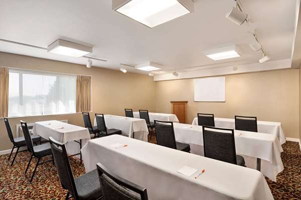  - Howard Johnson Hotel South Portland