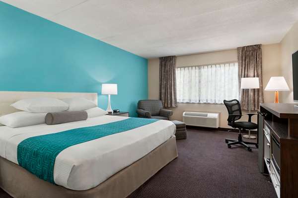  - Howard Johnson Hotel South Portland
