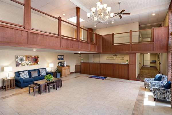  - Howard Johnson Hotel South Portland