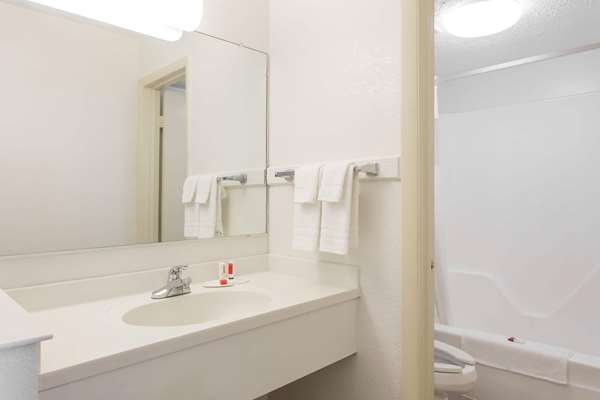  - Howard Johnson Inn Virginia Beach