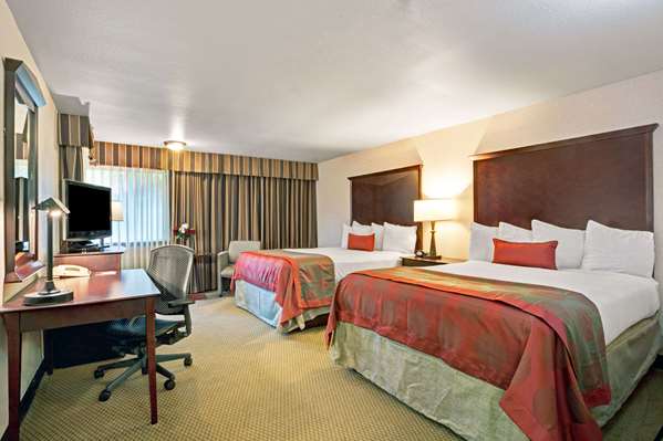  - Ramada Inn SeaTacAirport Tukwila - I-405, Exit 1