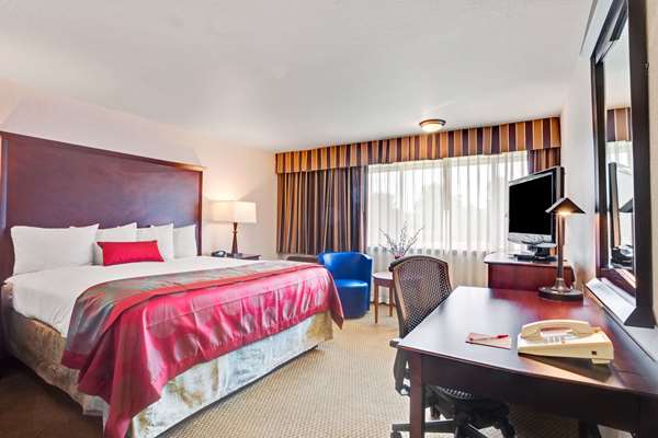  - Ramada Inn SeaTacAirport Tukwila - I-405, Exit 1