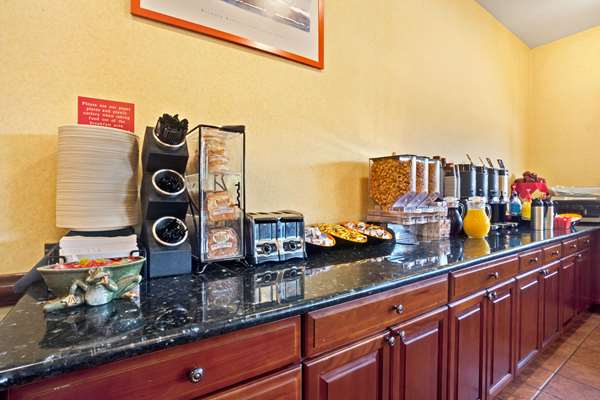  - Ramada Inn SeaTacAirport Tukwila - I-405, Exit 1