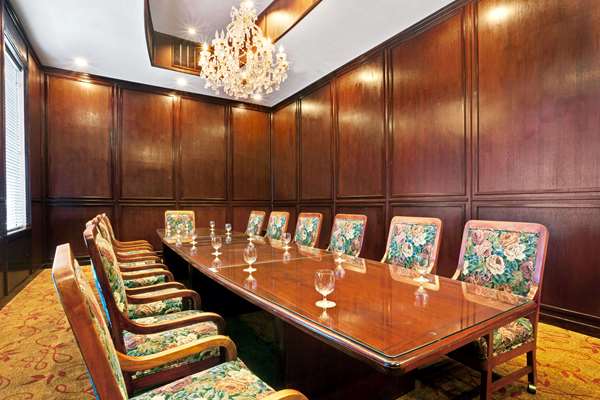  - Ramada Inn SeaTacAirport Tukwila - I-405, Exit 1