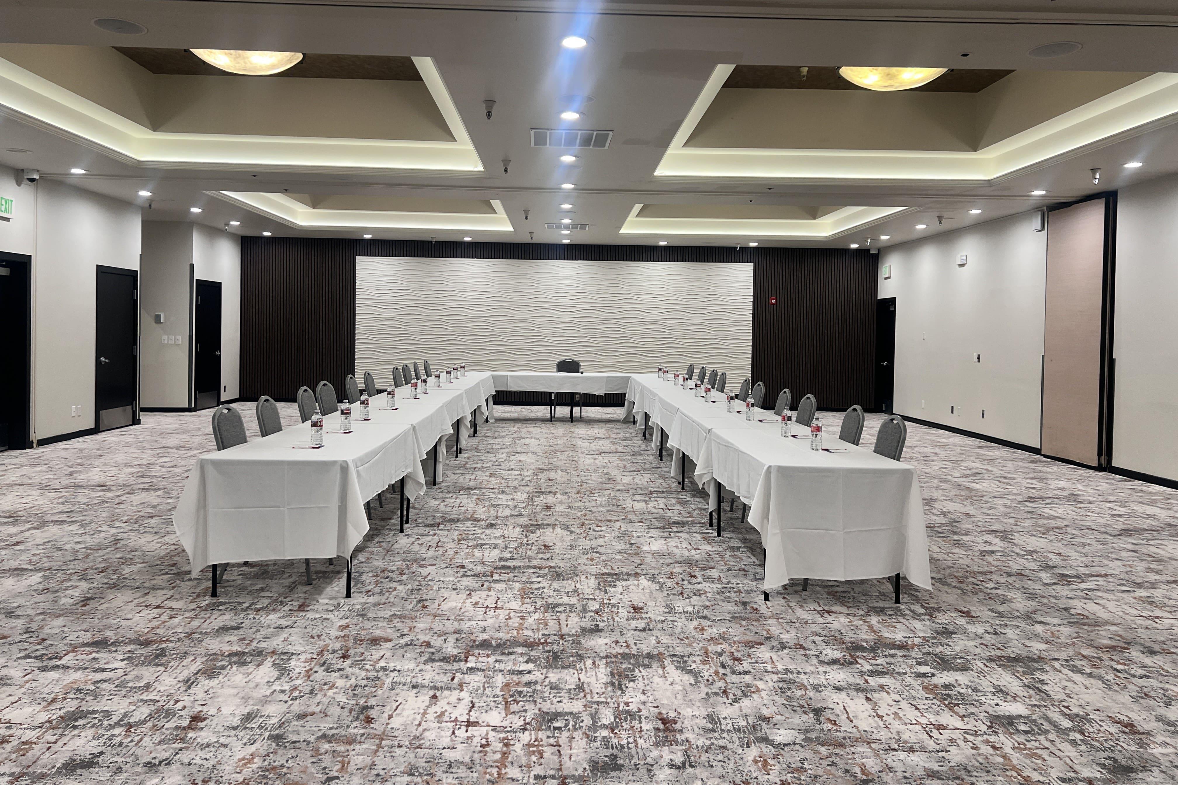 Ballroom | Ramada by Wyndham Tukwila Southcenter