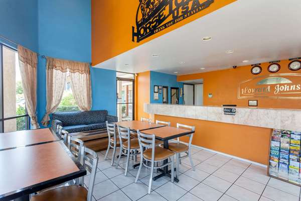  - Howard Johnson Hotel Norco - I-15, Exit 98