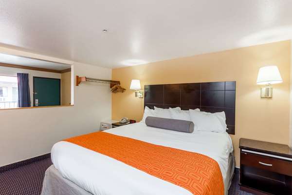  - Howard Johnson Hotel Norco - I-15, Exit 98